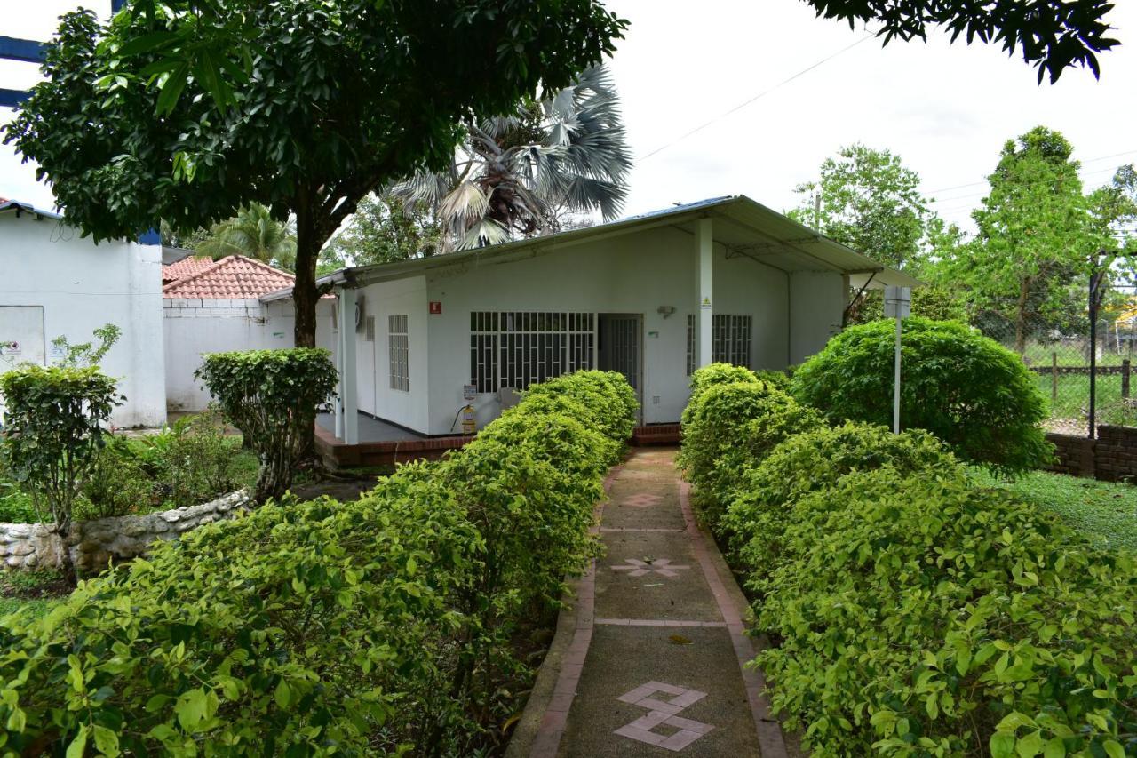 Hotel Club Bella Suiza - Carlos Ossa Escobar